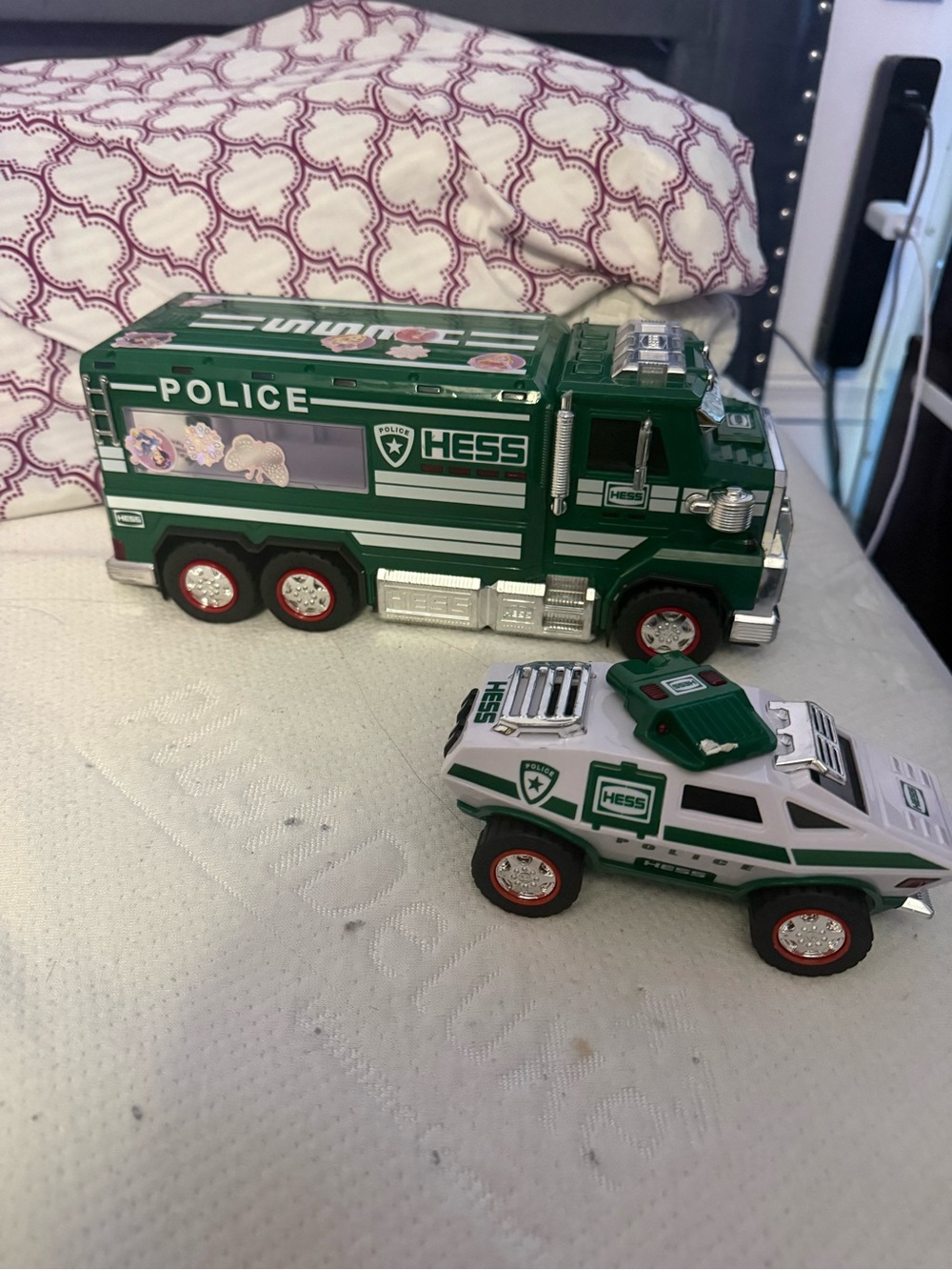 2023 Hess Police Truck & Cruiser Set